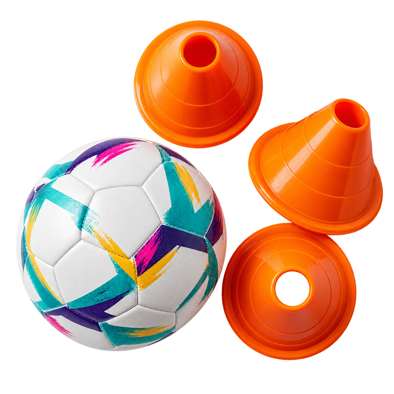 Een voetbal met kleine trainingspionnen